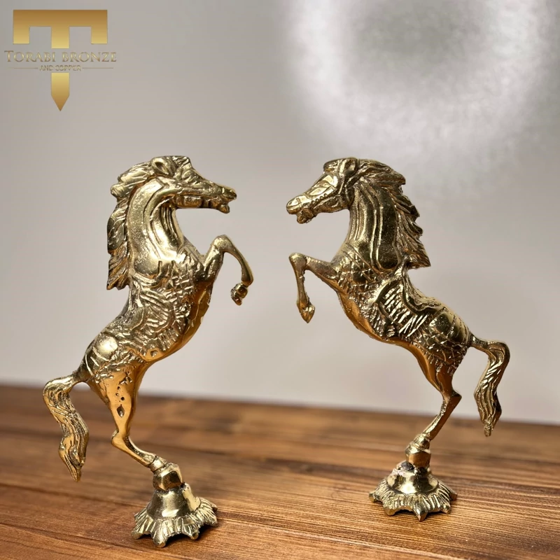 مجسمه اسب پرشی جفتی