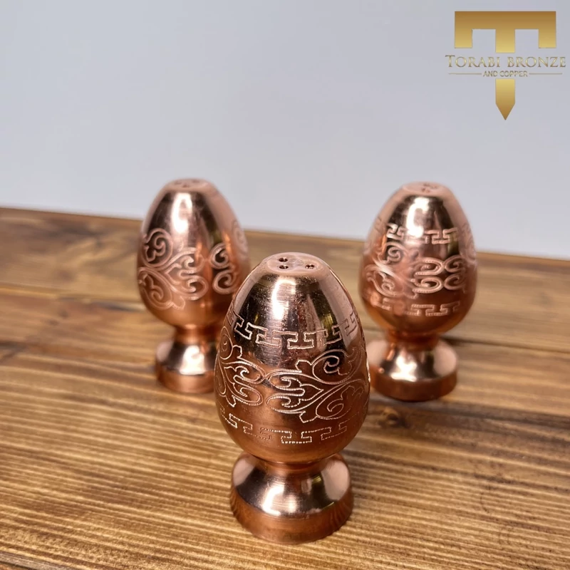 نمک پاش طرحدار مسی کوچک زیبا