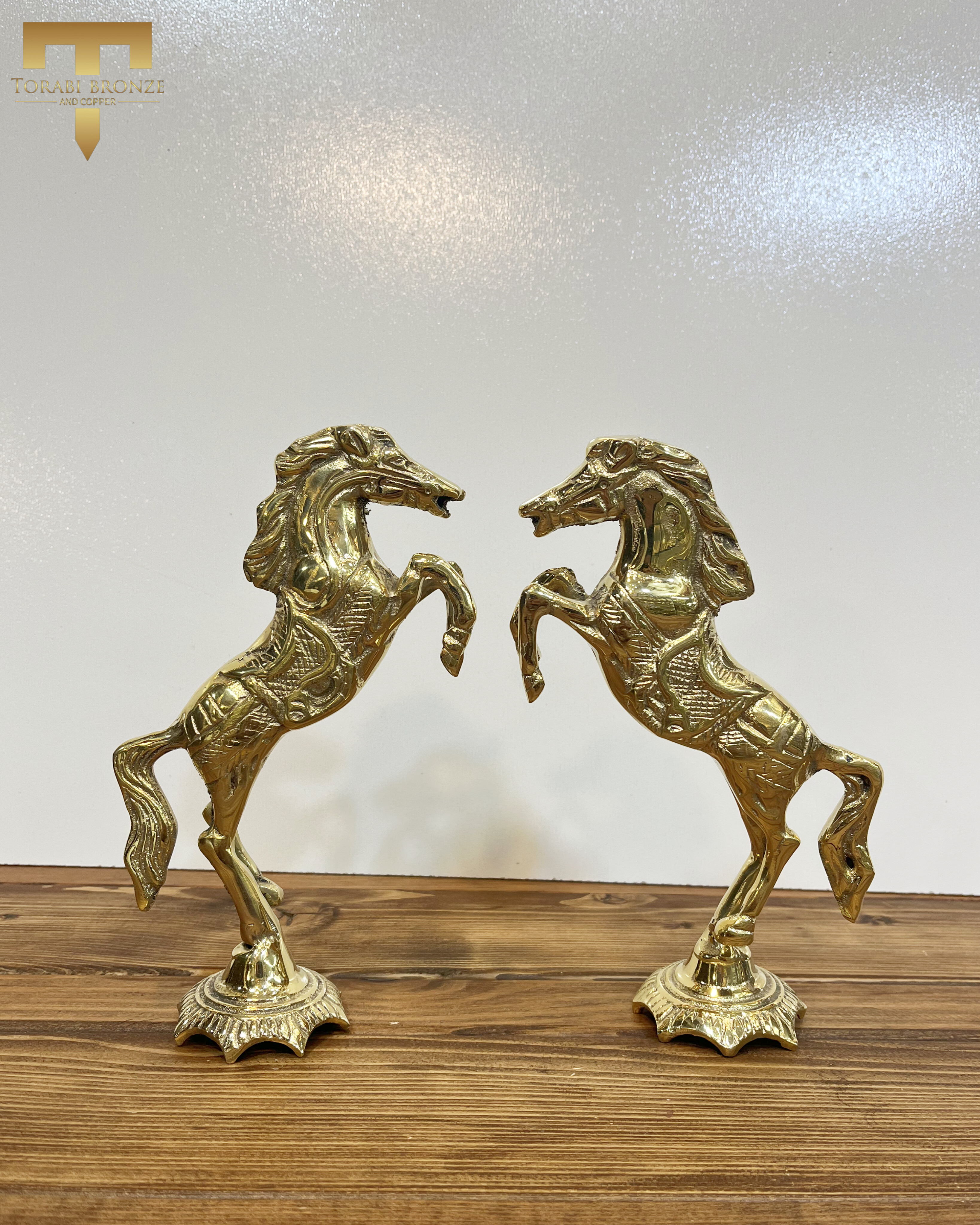 مجسمه تکی برنزی اسب پرشی کوچک